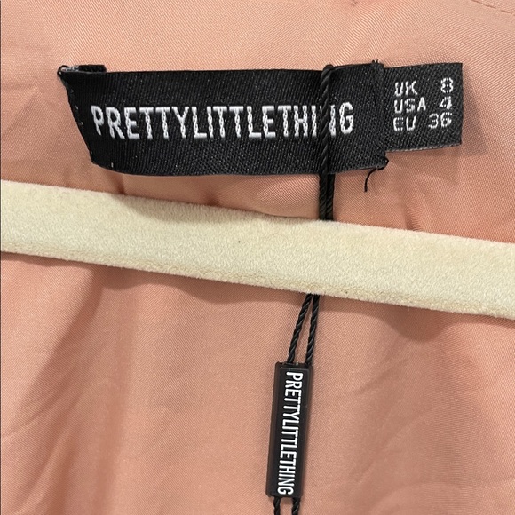 PrettyLittleThing Swirl Patterned Blouse - Picture 3 of 4